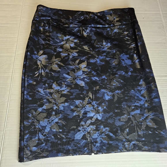 Carmen Marc Valvo Dresses & Skirts - Carmen Marc Valvo Women Floral Pencil Skirt Size Large